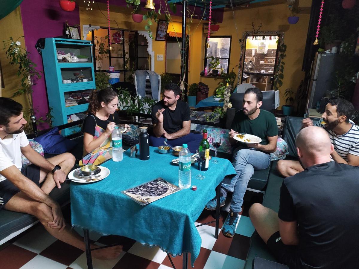 Black Pepper Home Stay Udaipur Bagian luar foto