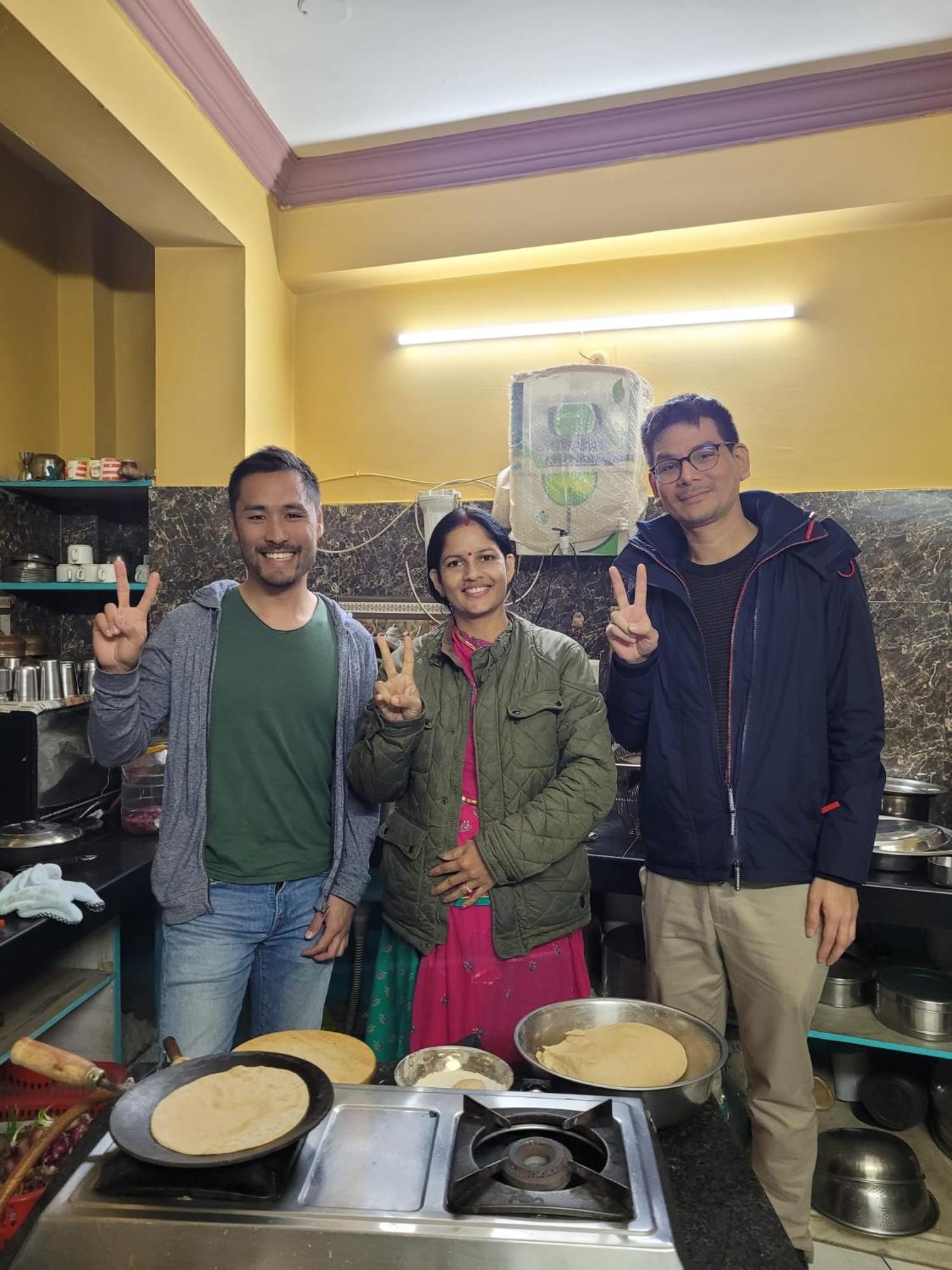 Black Pepper Home Stay Udaipur Bagian luar foto