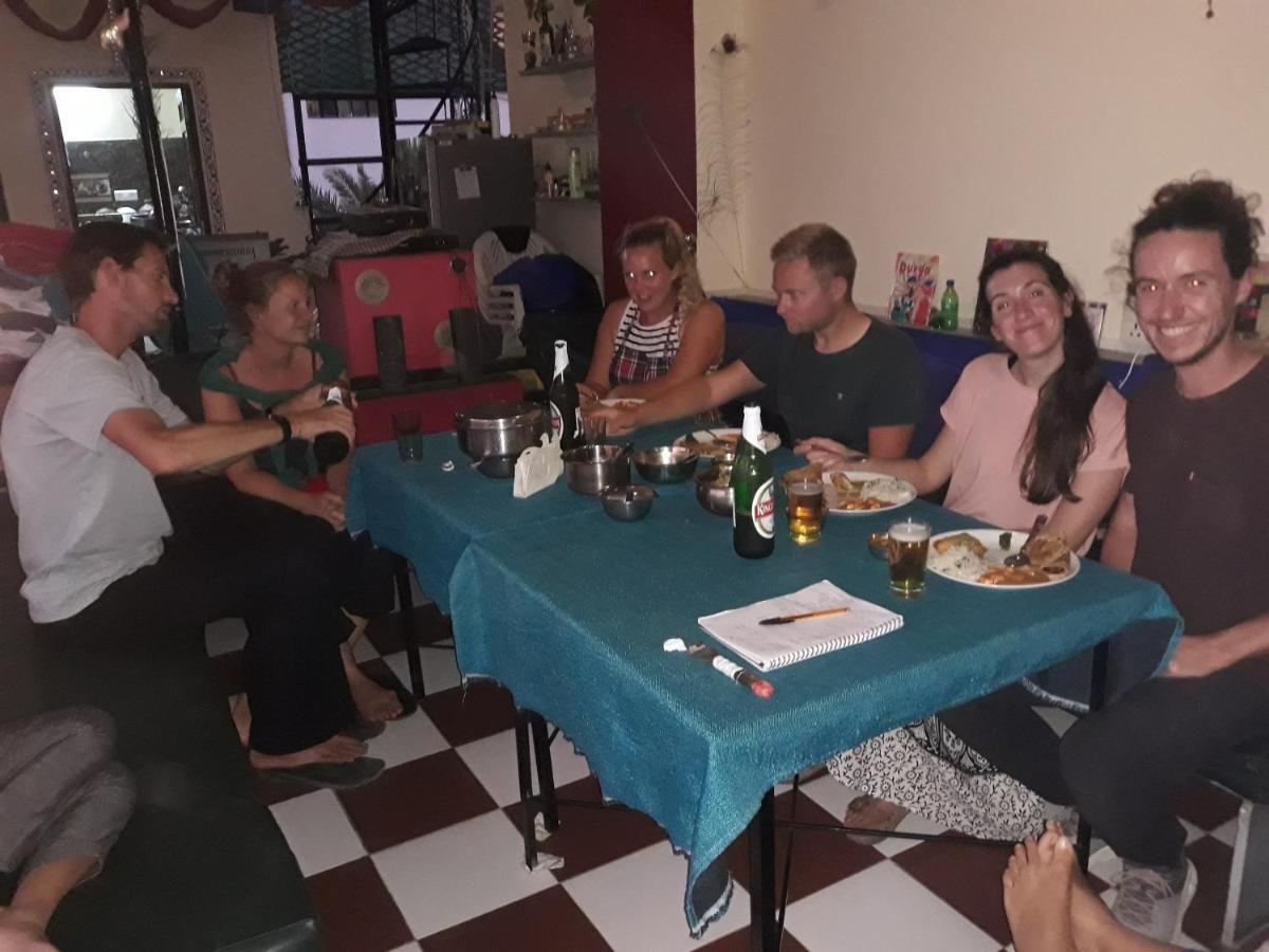 Black Pepper Home Stay Udaipur Bagian luar foto